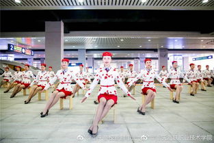 重慶高?？战愣Y儀快閃秀驚艷亮相，整齊劃一風姿引眾人圍觀